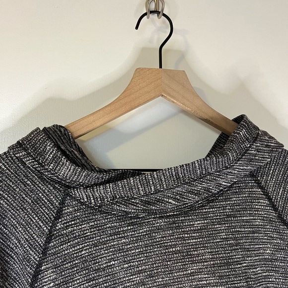 Old school knit lululemon pullover with thumbholes and hood, size 10 - Picture 2 of 5